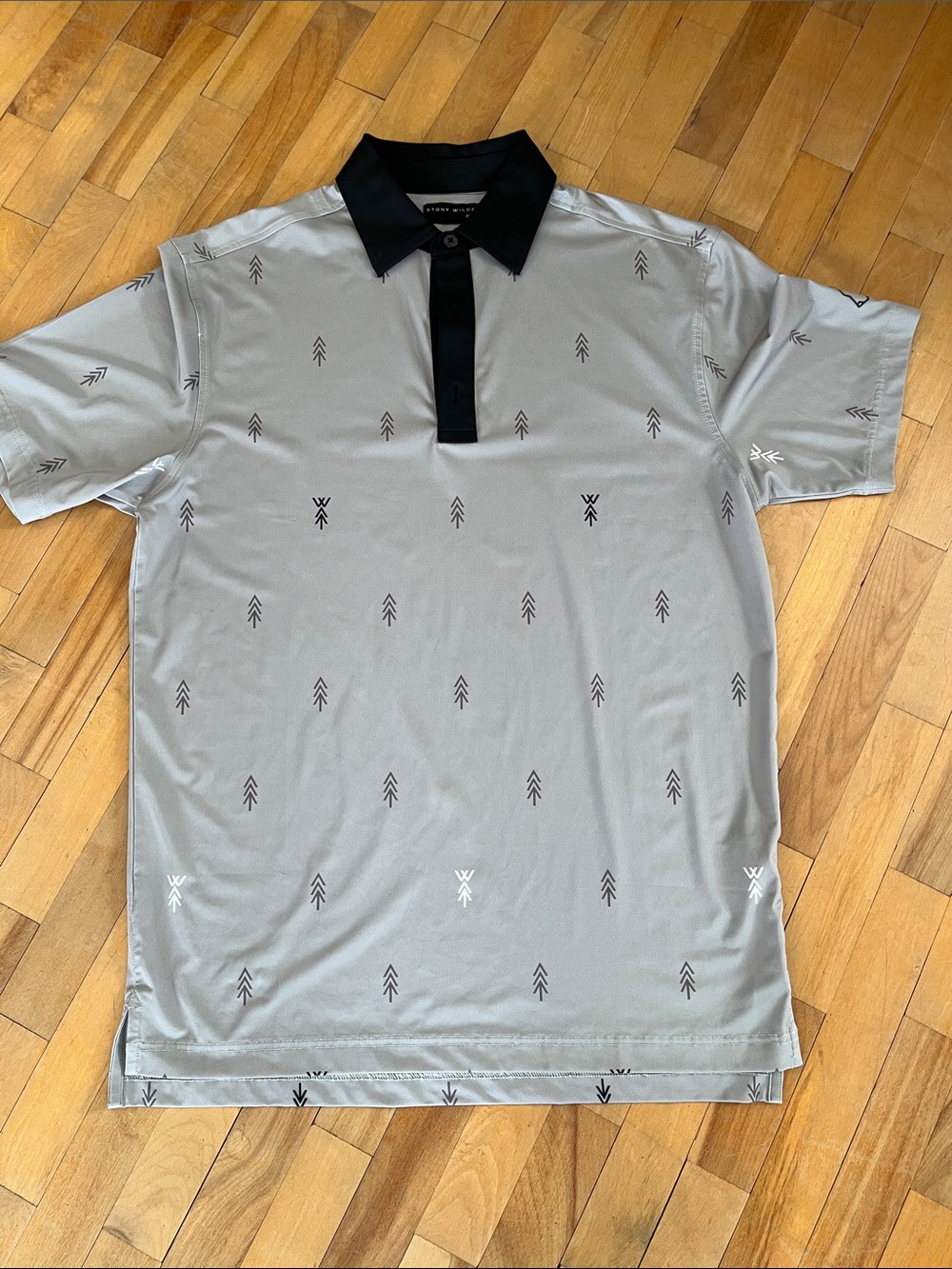 Men's Gray Short-Sleeve Polo with Black Collar